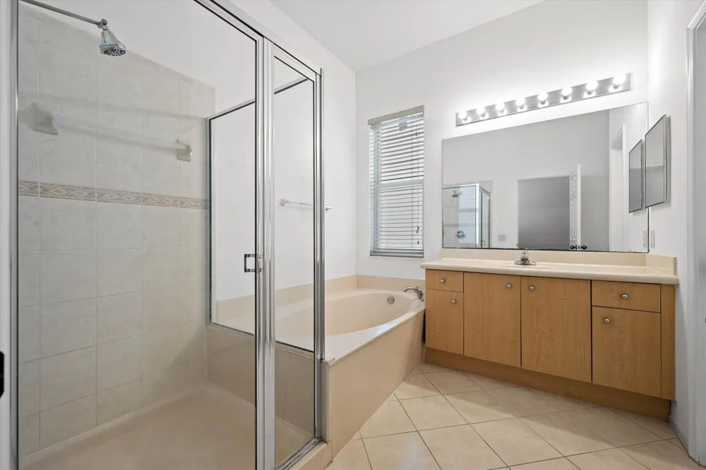 886 Sunflower Circle Weston, FL 33327