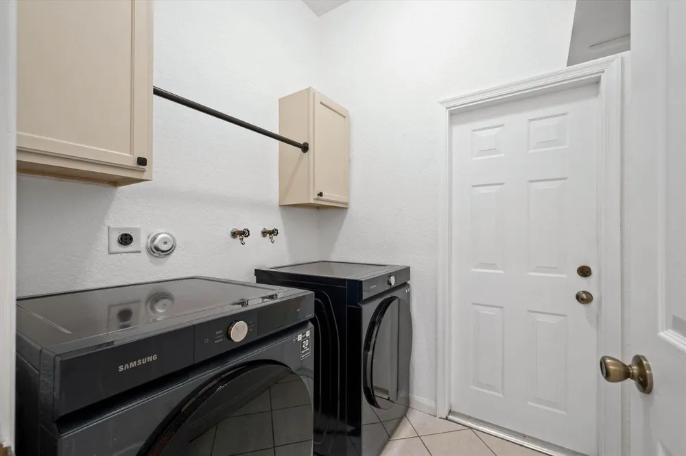 886 Sunflower Circle Weston, FL 33327