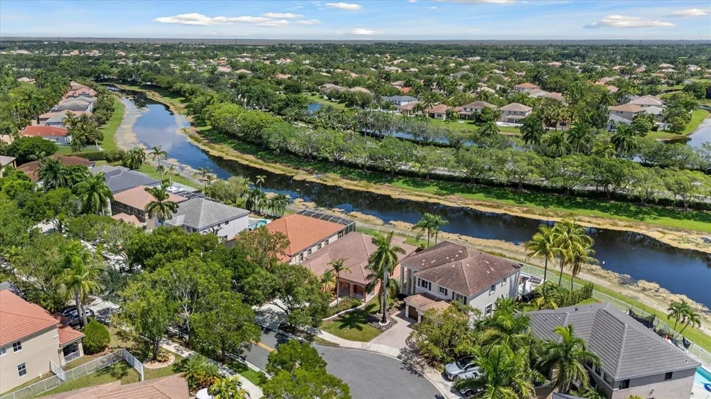 886 Sunflower Circle Weston, FL 33327