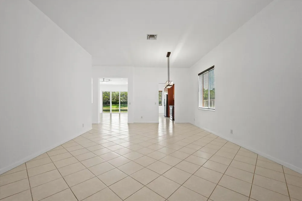 886 Sunflower Circle Weston, FL 33327