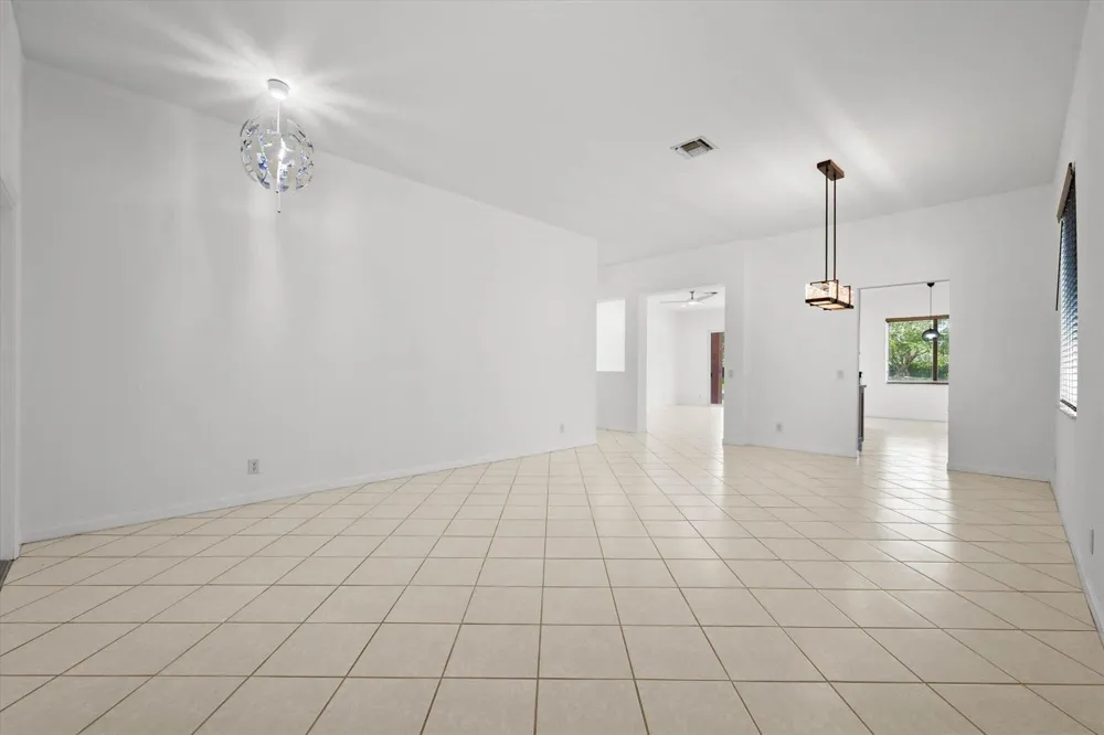 886 Sunflower Circle Weston, FL 33327