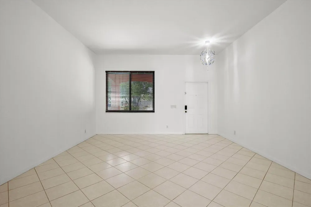 886 Sunflower Circle Weston, FL 33327