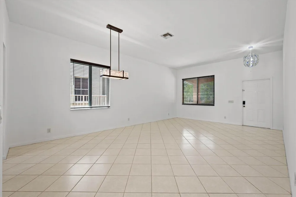 886 Sunflower Circle Weston, FL 33327