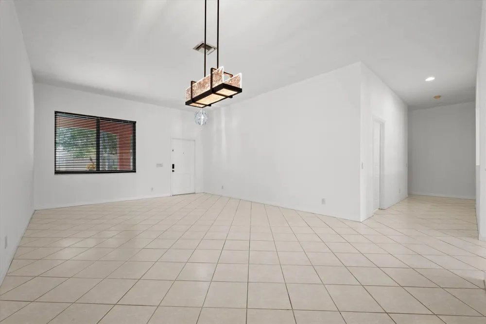 886 Sunflower Circle Weston, FL 33327
