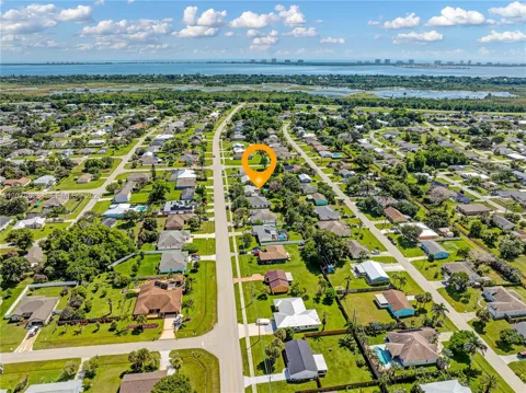 2826 SE Melaleuca Blvd #00
