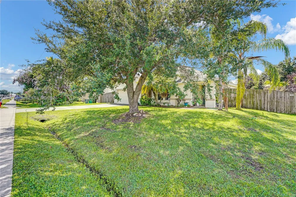 2826 SE Melaleuca Blvd #00 Port St. Lucie, FL 34952