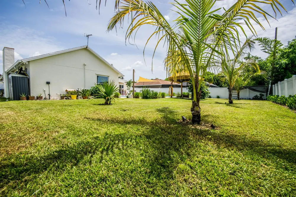 272 SW FAIRCHILD AVENUE Port St. Lucie, FL 34984