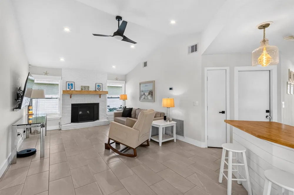 272 SW FAIRCHILD AVENUE Port St. Lucie, FL 34984
