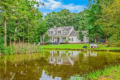 228 Blue Bird Lane