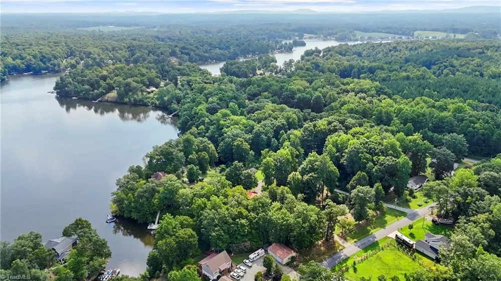 185 Cliffview Drive Lexington, NC 27292
