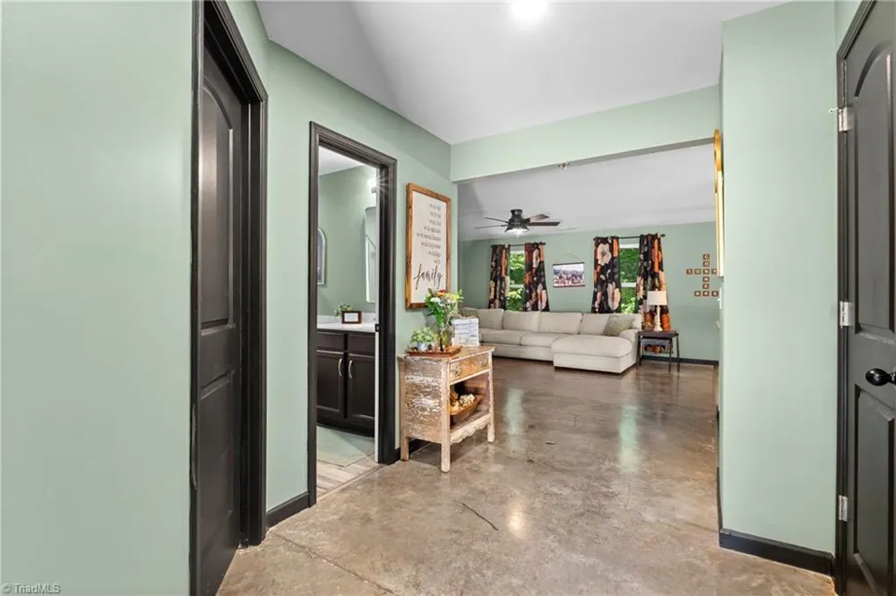 185 Cliffview Drive Lexington, NC 27292