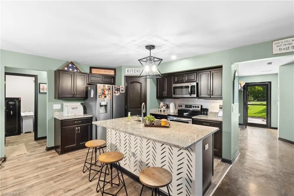 185 Cliffview Drive Lexington, NC 27292