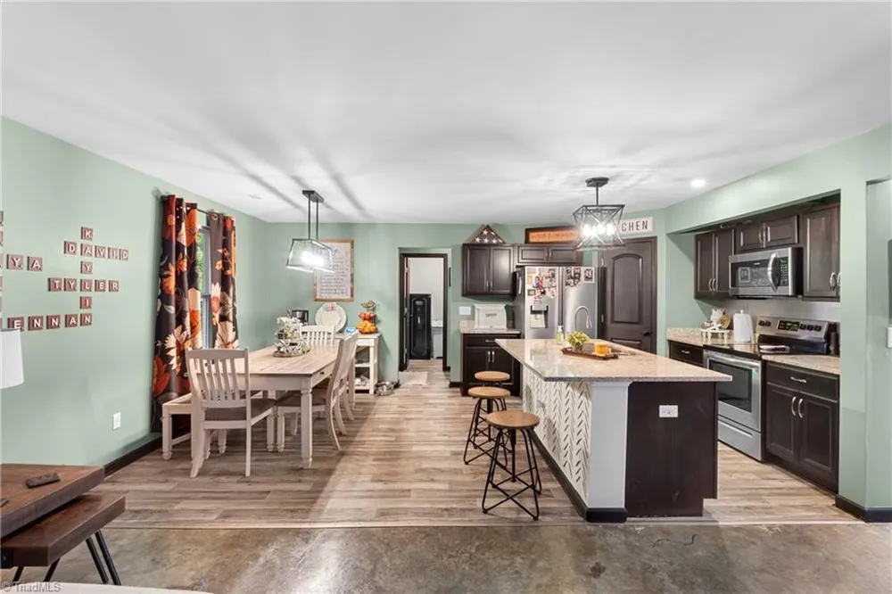 185 Cliffview Drive Lexington, NC 27292