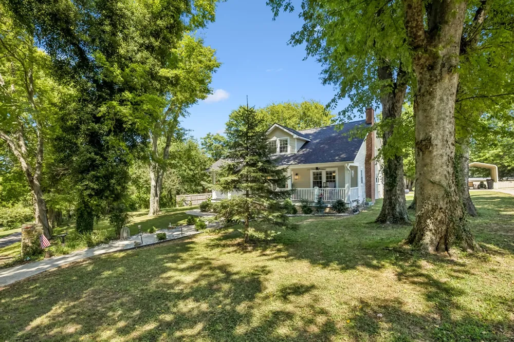 2621 Pillow Due Ln Columbia, TN 38401