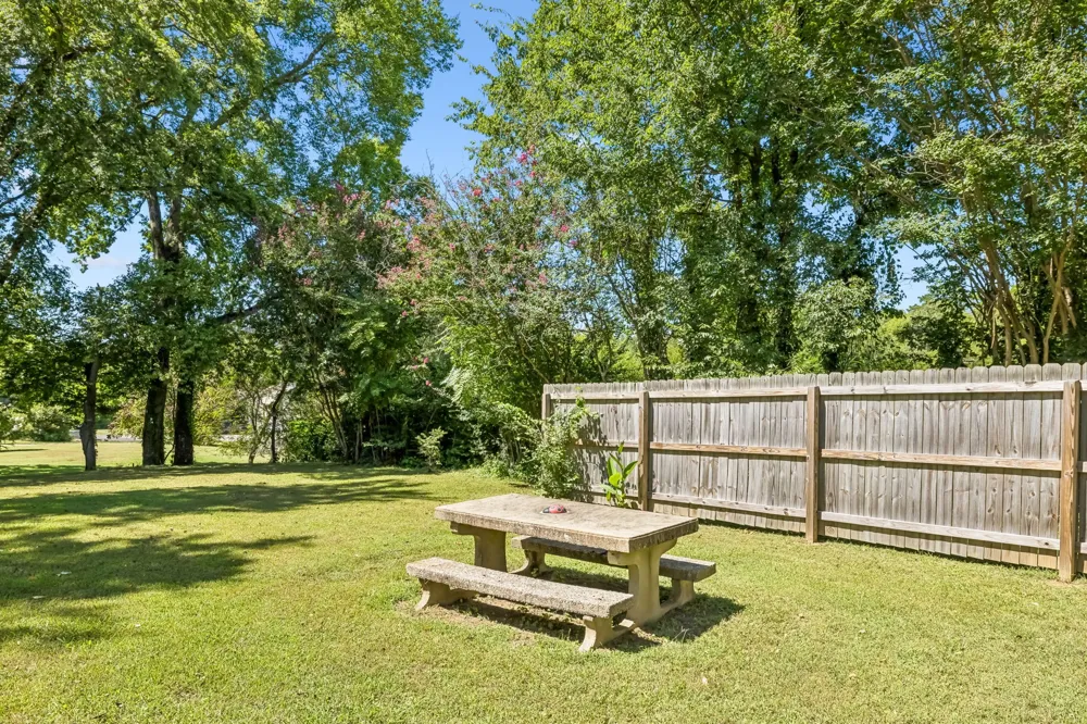 2621 Pillow Due Ln Columbia, TN 38401