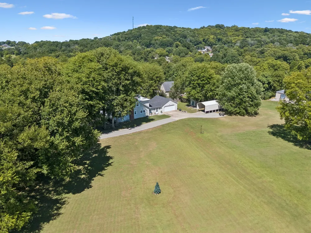 2621 Pillow Due Ln Columbia, TN 38401