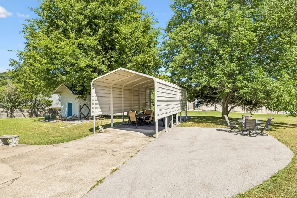 2621 Pillow Due Ln Columbia, TN 38401