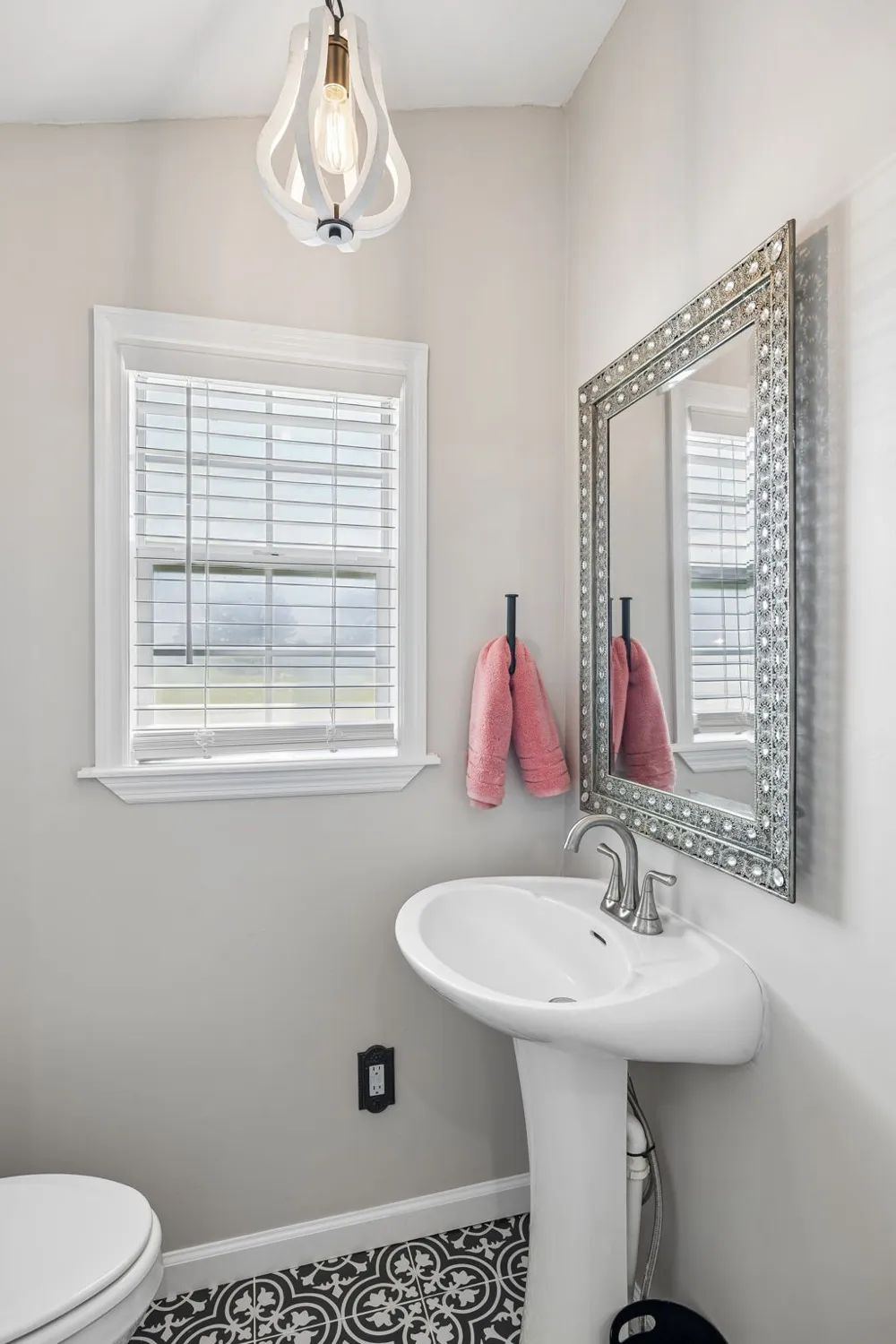 2621 Pillow Due Ln Columbia, TN 38401