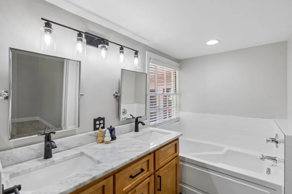 2621 Pillow Due Ln Columbia, TN 38401