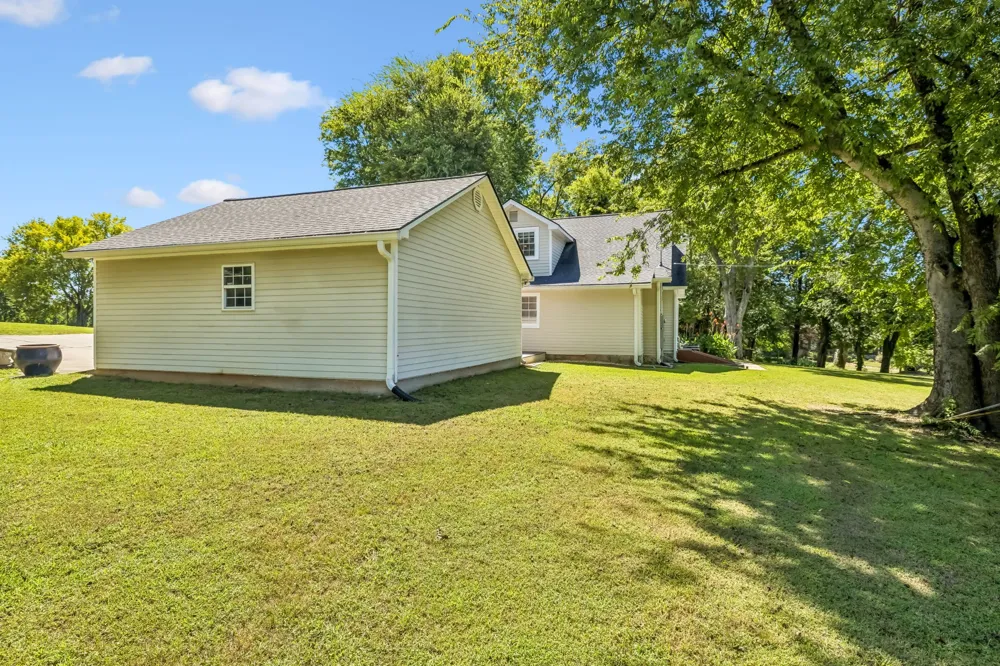 2621 Pillow Due Ln Columbia, TN 38401