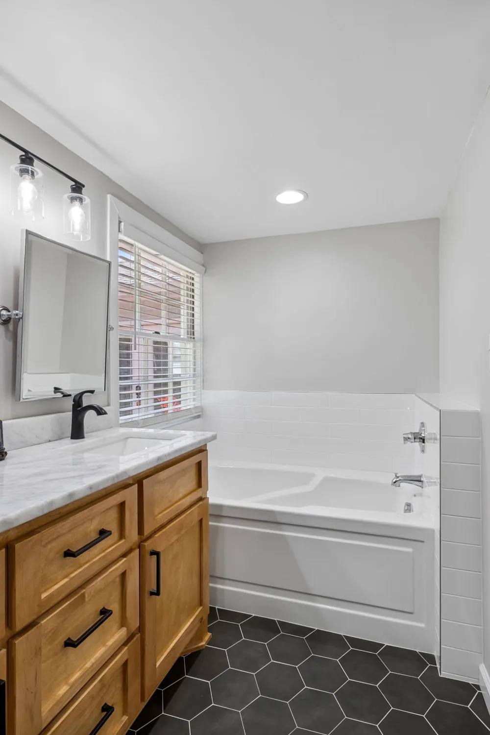2621 Pillow Due Ln Columbia, TN 38401