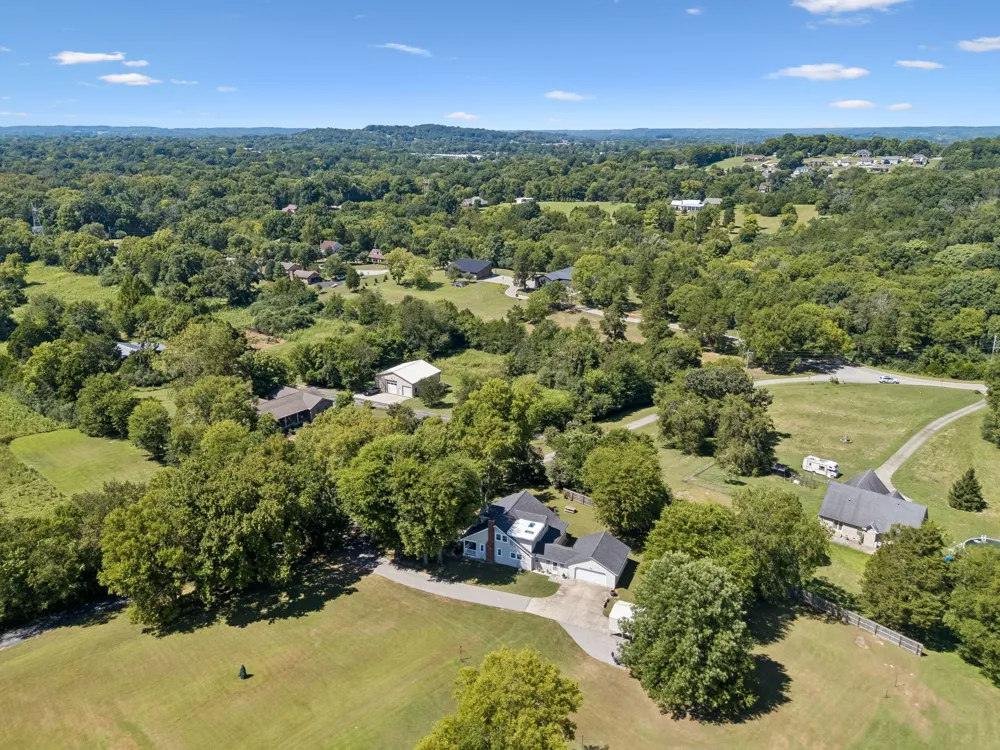 2621 Pillow Due Ln Columbia, TN 38401
