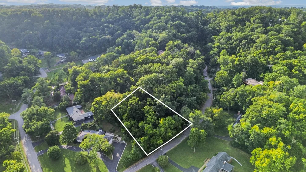 6610 Ormond Drive Nashville, TN 37205