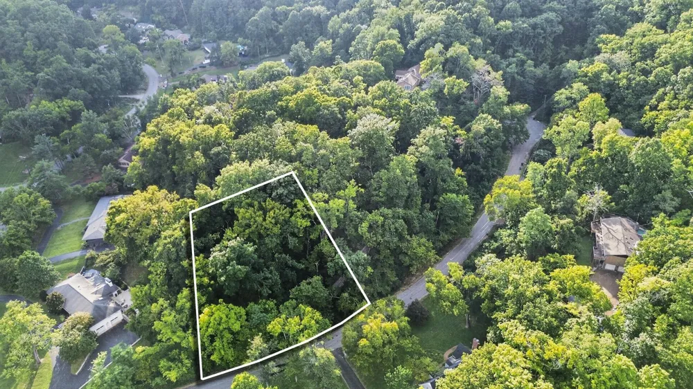 6610 Ormond Drive Nashville, TN 37205