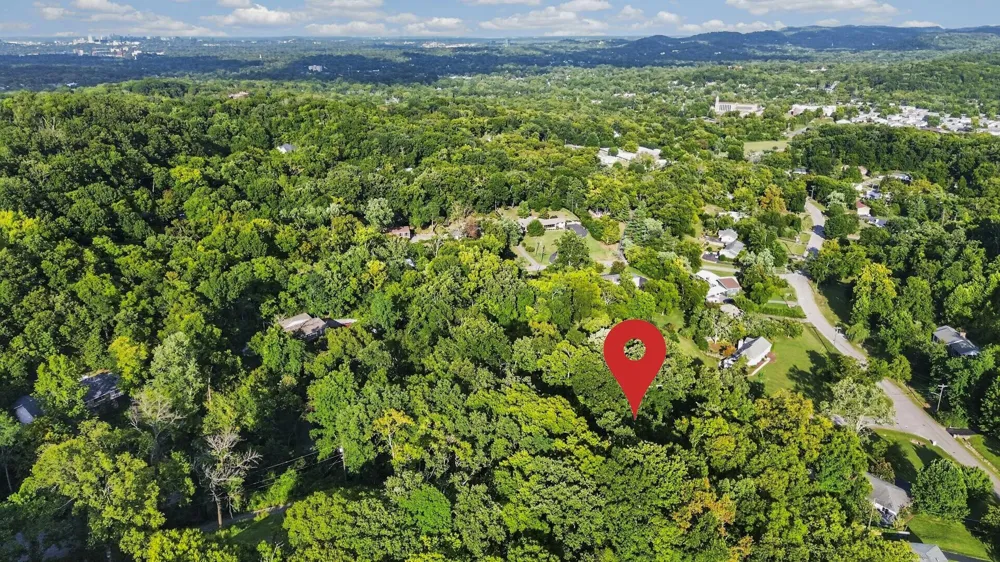 6610 Ormond Drive Nashville, TN 37205