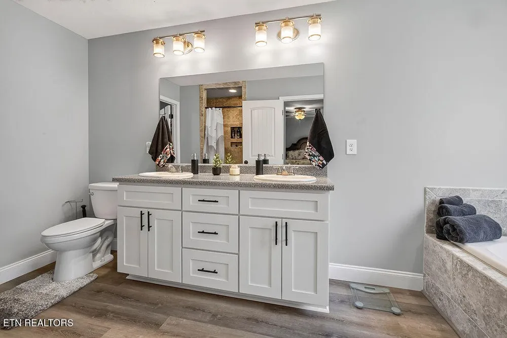 4020 Fox Hills Drive Louisville, TN 37777