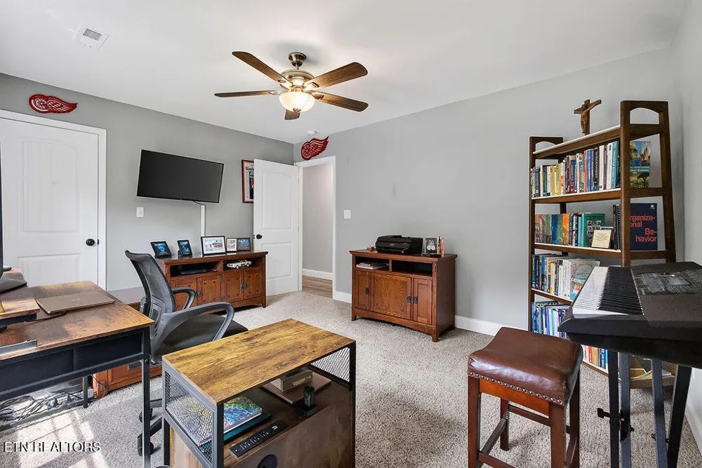 4020 Fox Hills Drive Louisville, TN 37777