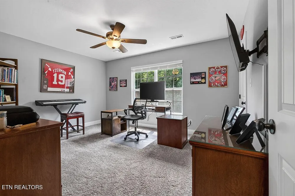 4020 Fox Hills Drive Louisville, TN 37777