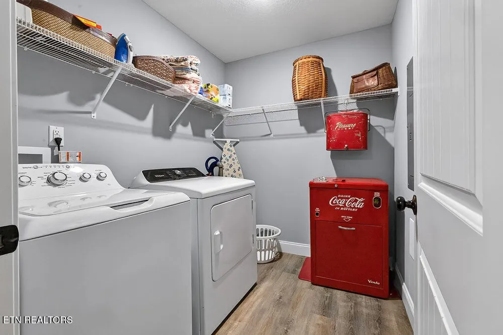 4020 Fox Hills Drive Louisville, TN 37777