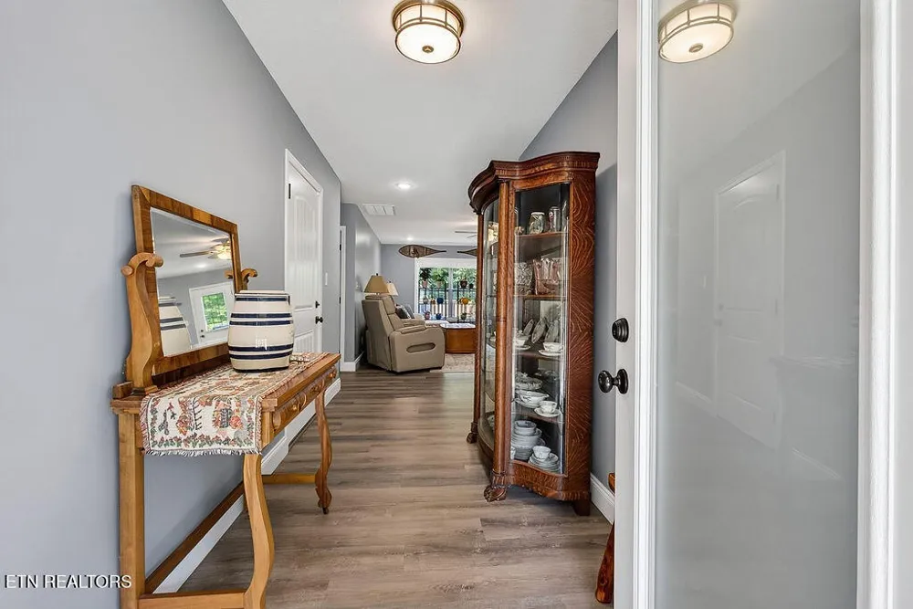 4020 Fox Hills Drive Louisville, TN 37777