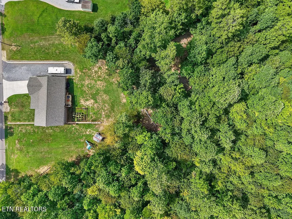 4020 Fox Hills Drive Louisville, TN 37777