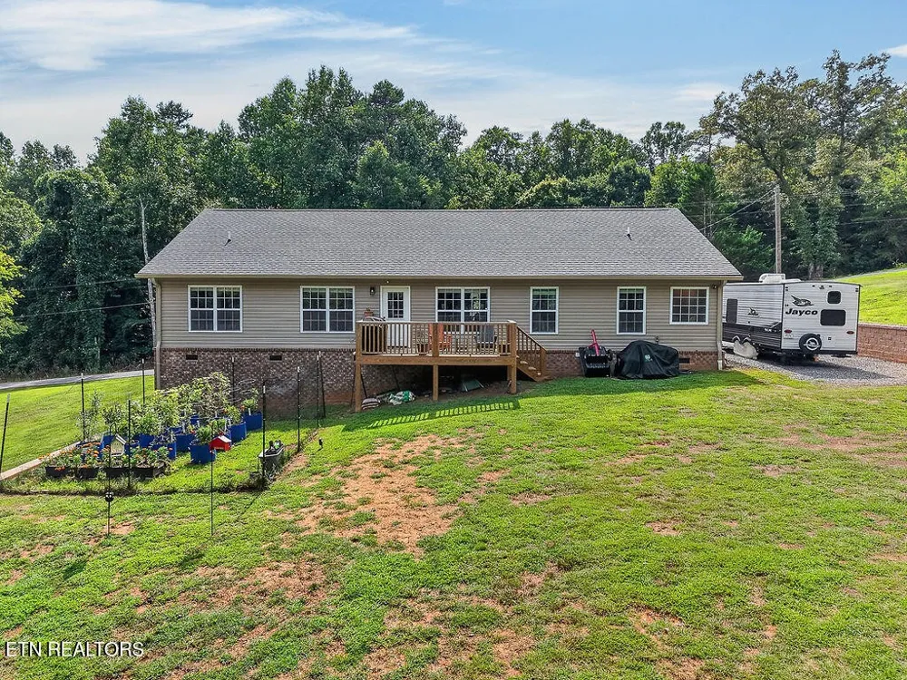 4020 Fox Hills Drive Louisville, TN 37777