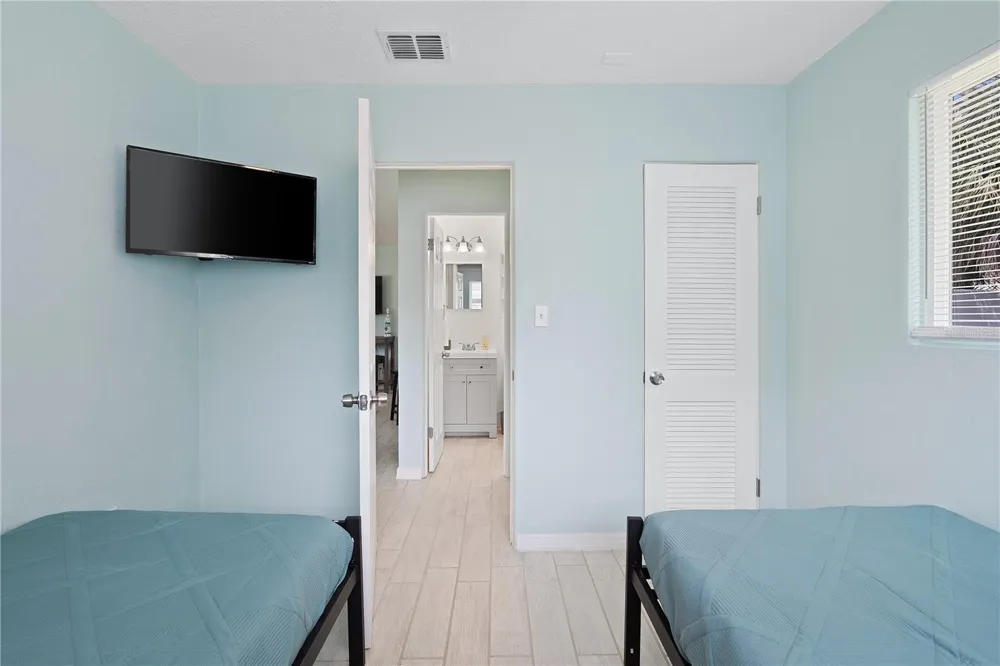 6761 HIBISCUS AVENUE S South Pasadena, FL 33707