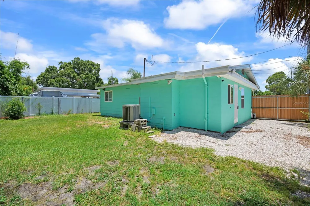 6761 HIBISCUS AVENUE S South Pasadena, FL 33707