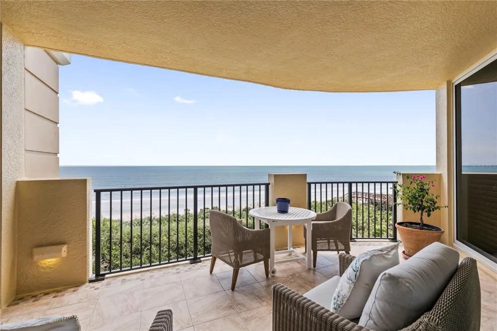 19 AVENUE DE LA MER #305 Palm Coast, FL 32137