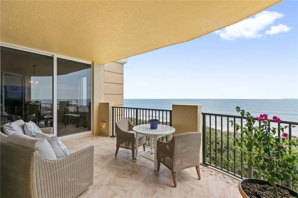 19 AVENUE DE LA MER #305 Palm Coast, FL 32137