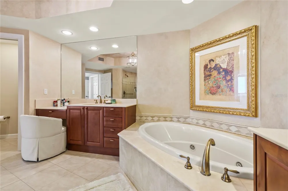 19 AVENUE DE LA MER #305 Palm Coast, FL 32137