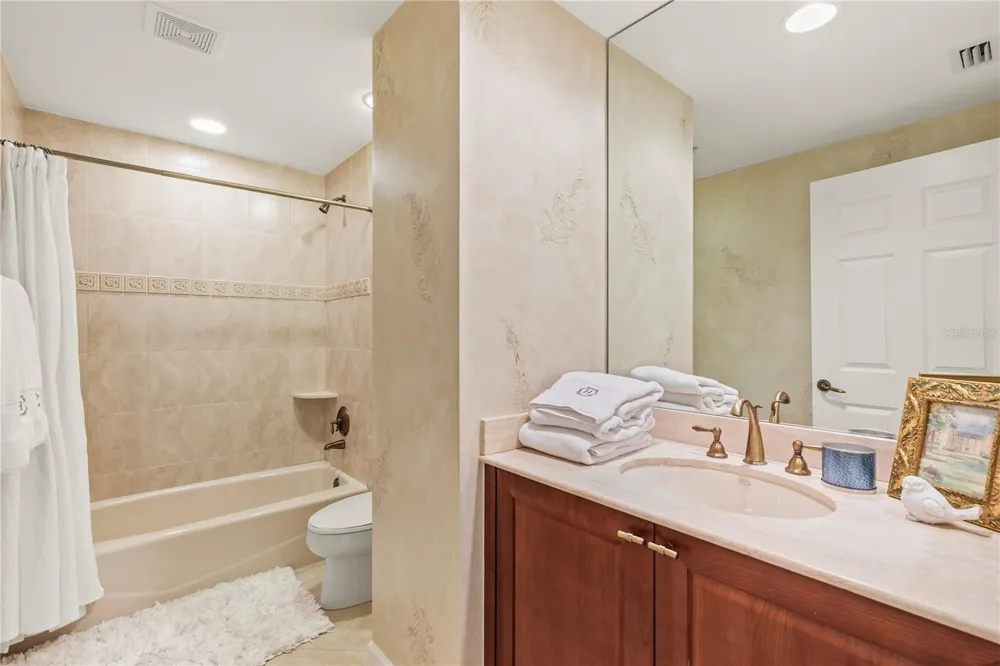 19 AVENUE DE LA MER #305 Palm Coast, FL 32137