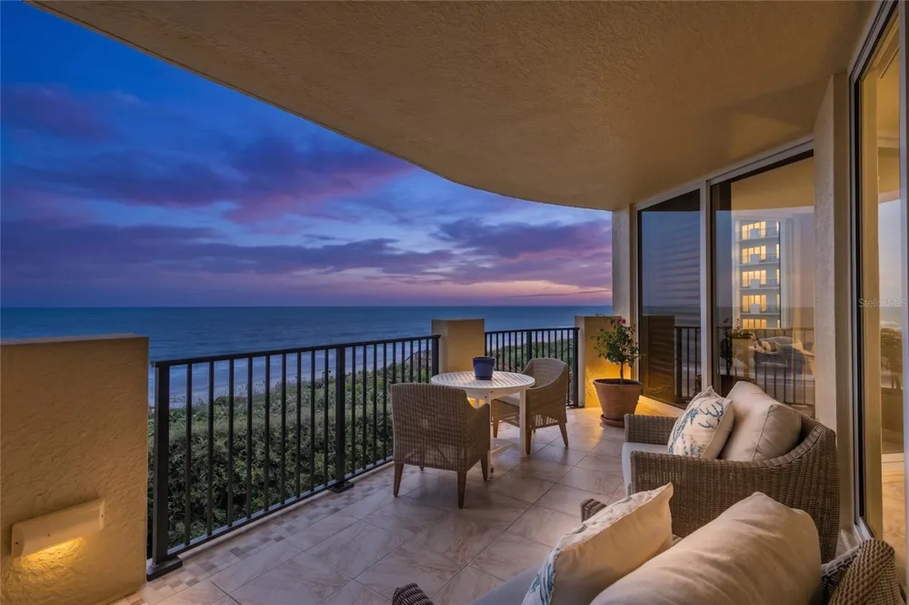 19 AVENUE DE LA MER #305 Palm Coast, FL 32137