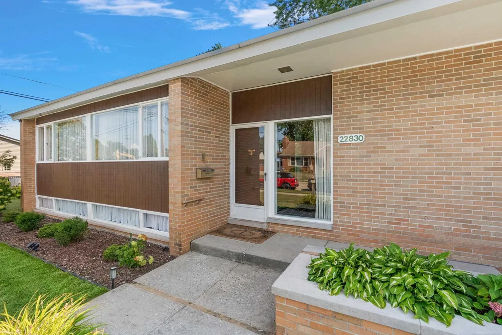 22830 Visnaw Street St Clair Shores City, MI 48081