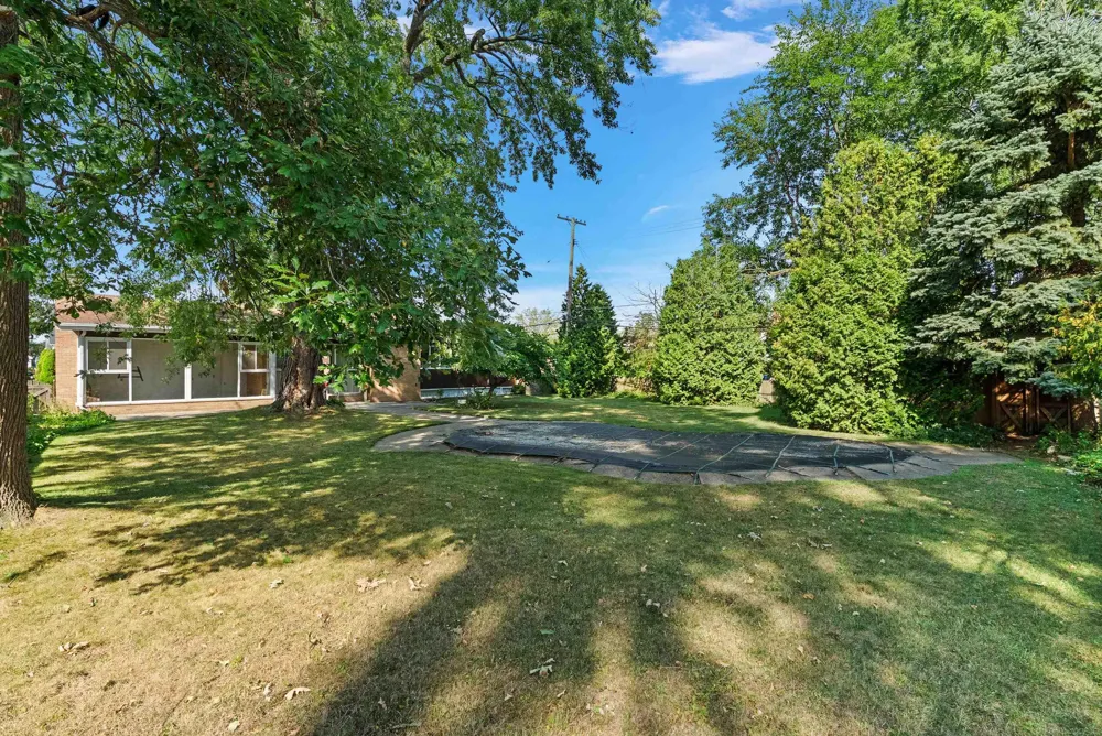 22830 Visnaw Street St Clair Shores City, MI 48081