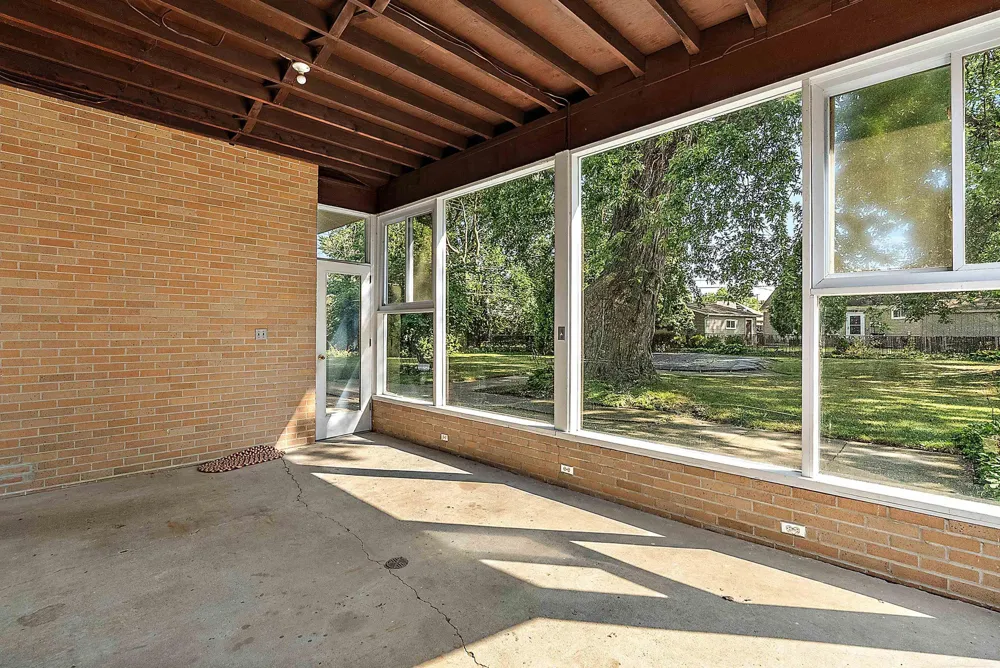 22830 Visnaw Street St Clair Shores City, MI 48081