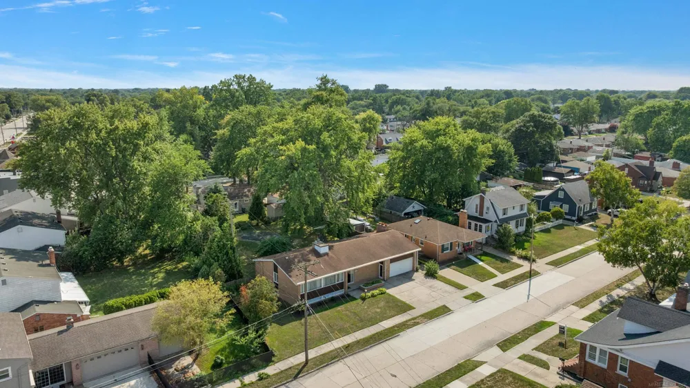 22830 Visnaw Street St Clair Shores City, MI 48081