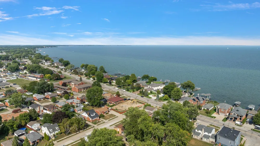 22830 Visnaw Street St Clair Shores City, MI 48081