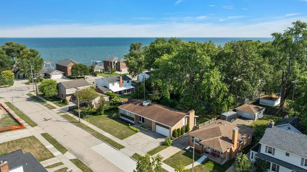 22830 Visnaw Street St Clair Shores City, MI 48081