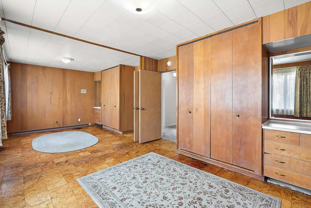 22830 Visnaw Street St Clair Shores City, MI 48081